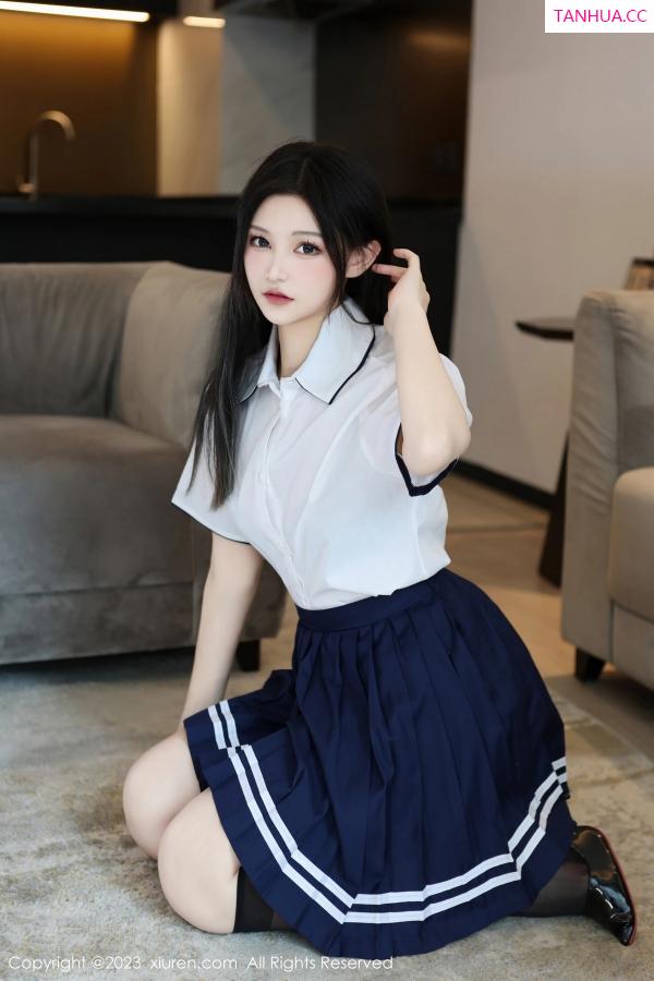 刘美含 刘美含 [XiuRen]高清写真图 2023.11.22 No.7697 大橘BBKira 丝袜短裙第16张图片